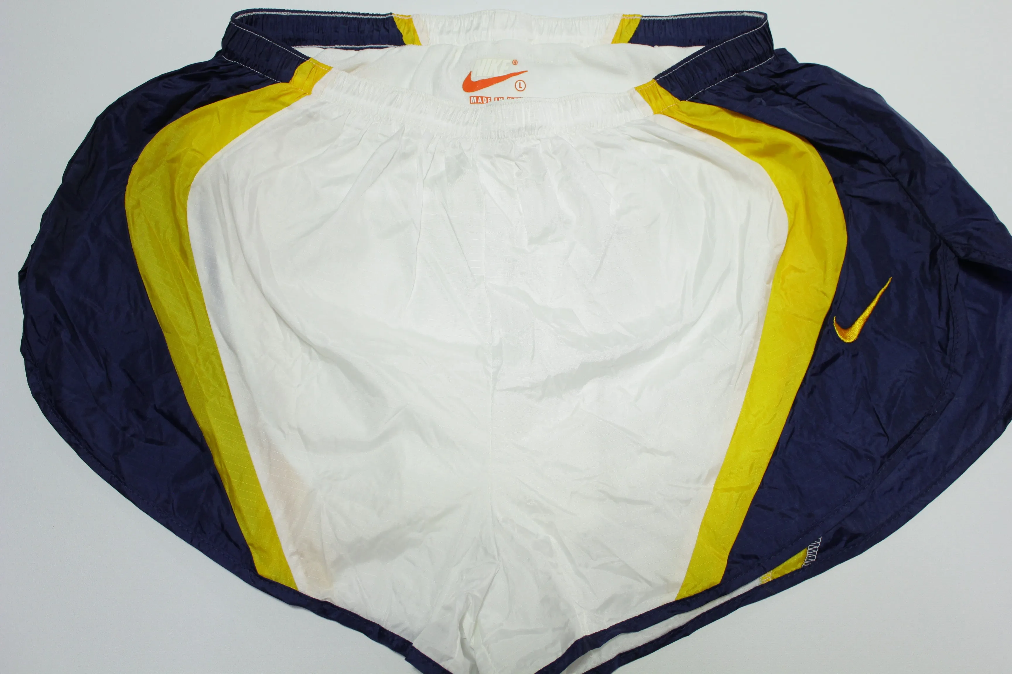 Nike Vintage Running Shorts Cascade High Cut Split 90s USA Track Pro Marathon